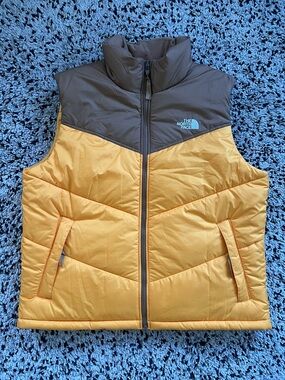 The North Face Saikuru Puff Vest Yellow Brown NF0A3Y3Z Men’s Size Large